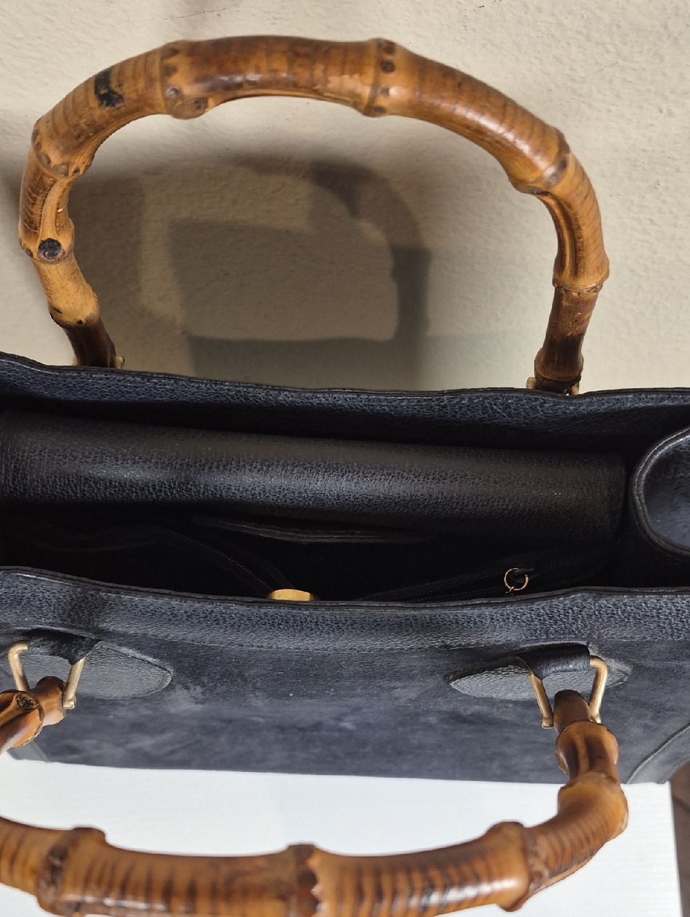 Vintage Gucci Diana (Sticky, Peeling, Dirty Inside) - Picture 4 of 15